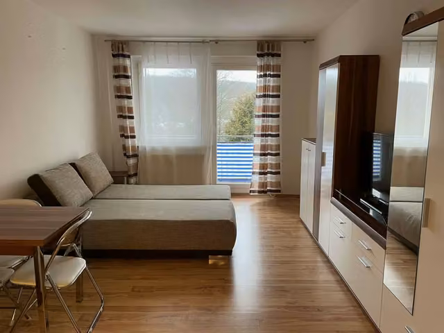 Monolocale arredato con balcone in affitto a Bad Elster