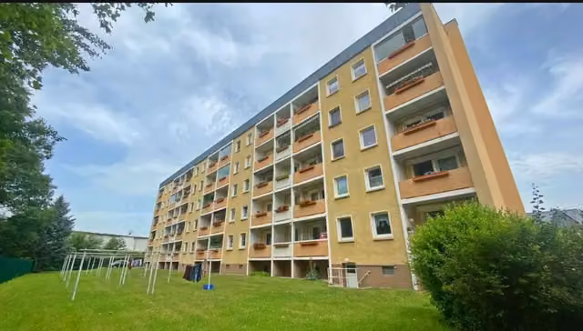 Bilocale affittato con balcone e posto auto a Hohenstein-Ernstthal