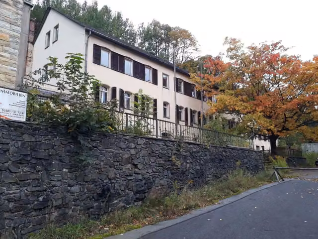 Edificio per casa di riposo o hotel a Oybin, da ristrutturare