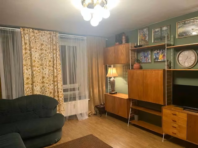 Bilocale di 49 m² a Zwickau, primo piano in un edificio del 1930